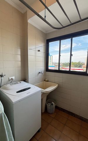 Apartamento à venda com 140m², 3 quartos e 2 vagas Apartamento à venda com 140m², 3 quartos e 2 vagasÁrea de Serviço