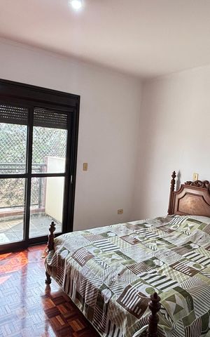 Apartamento à venda com 140m², 3 quartos e 2 vagas Apartamento à venda com 140m², 3 quartos e 2 vagasSuite