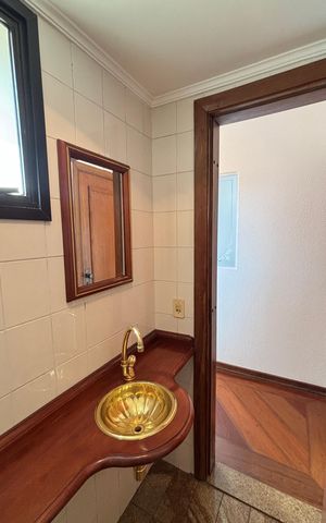 Apartamento à venda com 140m², 3 quartos e 2 vagas Apartamento à venda com 140m², 3 quartos e 2 vagasLavabo