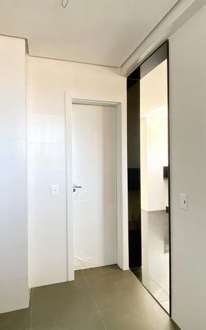 Apartamento à venda com 182m², 4 quartos e 4 vagas Apartamento à venda com 182m², 4 quartos e 4 vagasÁrea de Serviço