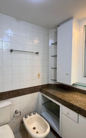 Apartamento para alugar com 198m², 3 quartos e 2 vagas Apartamento para alugar com 198m², 3 quartos e 2 vagasBanheiro Suíte 2