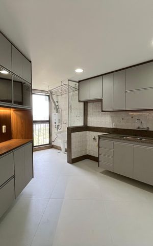 Apartamento para alugar com 198m², 3 quartos e 2 vagas Apartamento para alugar com 198m², 3 quartos e 2 vagasCozinha