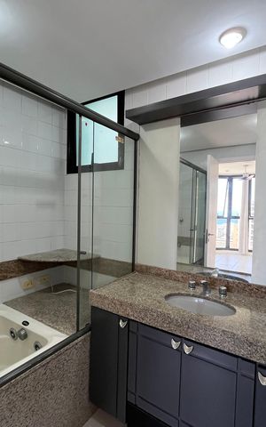 Apartamento para alugar com 198m², 3 quartos e 2 vagas Apartamento para alugar com 198m², 3 quartos e 2 vagasBanheiro Suíte 3