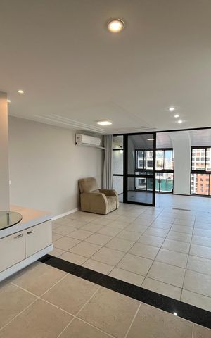 Apartamento para alugar com 198m², 3 quartos e 2 vagas Apartamento para alugar com 198m², 3 quartos e 2 vagasCozinha