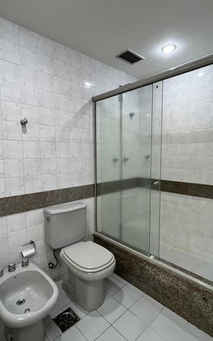 Apartamento para alugar com 198m², 3 quartos e 2 vagas Apartamento para alugar com 198m², 3 quartos e 2 vagasBanheiro Suíte