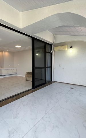 Apartamento para alugar com 198m², 3 quartos e 2 vagas Apartamento para alugar com 198m², 3 quartos e 2 vagasSala