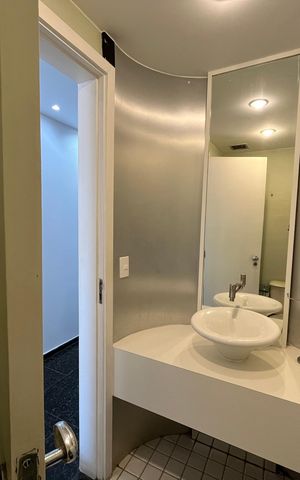 Apartamento para alugar com 198m², 3 quartos e 2 vagas Apartamento para alugar com 198m², 3 quartos e 2 vagasLavabo