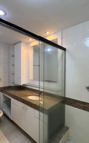 Apartamento para alugar com 198m², 3 quartos e 2 vagas Apartamento para alugar com 198m², 3 quartos e 2 vagasBanheiro Suíte 2