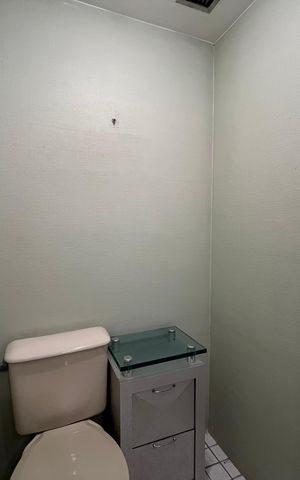 Apartamento para alugar com 198m², 3 quartos e 2 vagas Apartamento para alugar com 198m², 3 quartos e 2 vagasLavabo