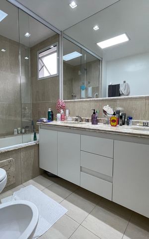 Apartamento à venda com 170m², 4 quartos e 3 vagas Apartamento à venda com 170m², 4 quartos e 3 vagasBanheiro da Suíte 2