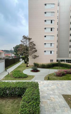 Apartamento à venda com 170m², 4 quartos e 3 vagas Apartamento à venda com 170m², 4 quartos e 3 vagasVista