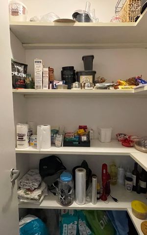 Apartamento à venda com 170m², 4 quartos e 3 vagas Apartamento à venda com 170m², 4 quartos e 3 vagasDespensa