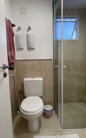 Apartamento à venda com 170m², 4 quartos e 3 vagas Apartamento à venda com 170m², 4 quartos e 3 vagasBanheiro da Suíte 1