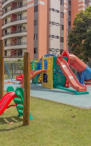 Apartamento à venda com 170m², 4 quartos e 3 vagas Apartamento à venda com 170m², 4 quartos e 3 vagasÁrea comum - Playground
