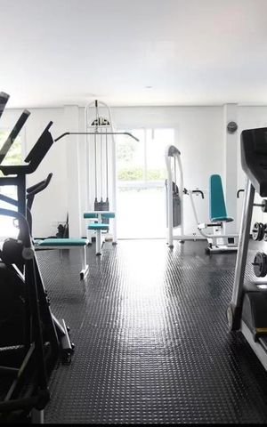 Apartamento à venda com 170m², 4 quartos e 3 vagas Apartamento à venda com 170m², 4 quartos e 3 vagasÁrea comum - Academia