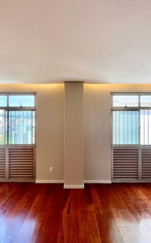 Apartamento para alugar com 130m², 3 quartos e 1 vaga Apartamento para alugar com 130m², 3 quartos e 1 vagaSala