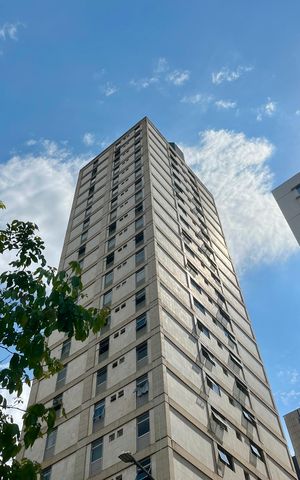 Apartamento para alugar com 130m², 3 quartos e 1 vaga Apartamento para alugar com 130m², 3 quartos e 1 vagaFachada