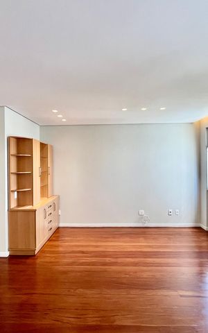 Apartamento para alugar com 130m², 3 quartos e 1 vaga Apartamento para alugar com 130m², 3 quartos e 1 vagaSala