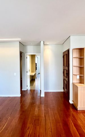 Apartamento para alugar com 130m², 3 quartos e 1 vaga Apartamento para alugar com 130m², 3 quartos e 1 vagaSala