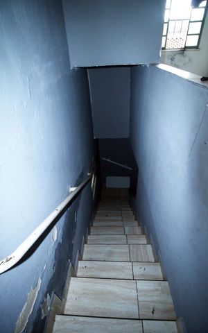 Casa para alugar com 94m², 2 quartos e sem vagaEscada
