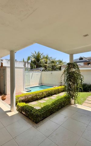 Casa de condomínio para alugar com 180m², 4 quartos e 2 vagas Casa de condomínio para alugar com 180m², 4 quartos e 2 vagasÁrea externa