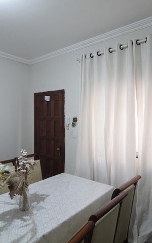 Casa à venda com 241m², 3 quartos e 4 vagasCasa 1 - Sala