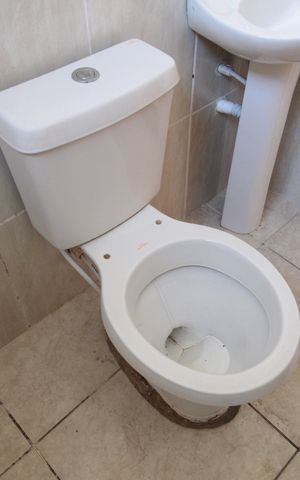 Casa à venda com 241m², 3 quartos e 4 vagasCasa 2 -  Banheiro
