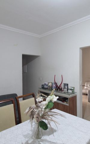 Casa à venda com 241m², 3 quartos e 4 vagasCasa 1 - Sala