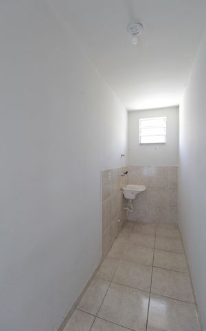 Casa à venda com 241m², 3 quartos e 4 vagasCasa 2 -  Área de Serviço