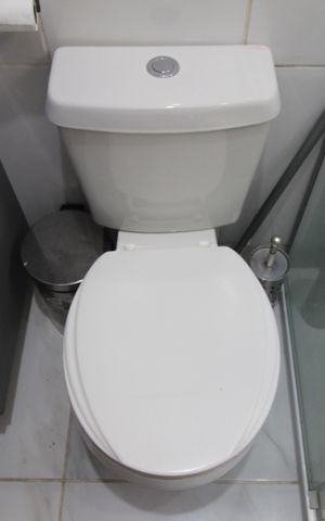 Casa à venda com 241m², 3 quartos e 4 vagasCasa 1 - Banheiro da Suíte