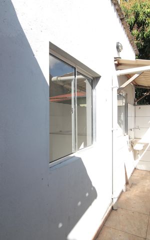 Casa à venda com 241m², 3 quartos e 4 vagasCasa 3 - Área de Serviço