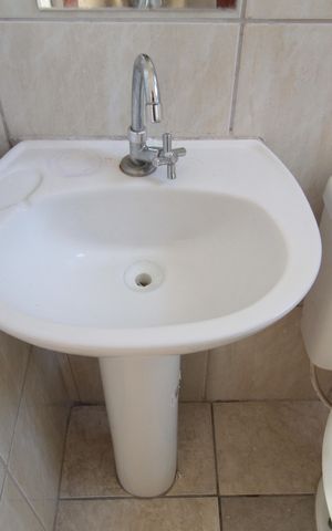 Casa à venda com 241m², 3 quartos e 4 vagasCasa 3 - Banheiro Social
