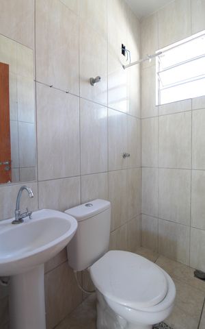 Casa à venda com 241m², 3 quartos e 4 vagasCasa 3 - Banheiro Social