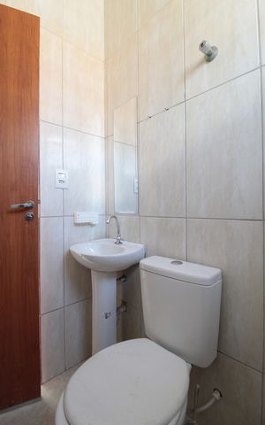 Casa à venda com 241m², 3 quartos e 4 vagasCasa 3 - Banheiro Social