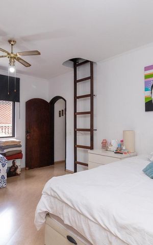 Casa à venda com 330m², 4 quartos e 5 vagasSuíte 2
