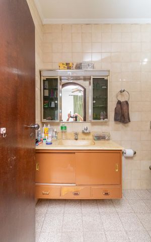 Casa à venda com 330m², 4 quartos e 5 vagasBanheiro da Suíte 1