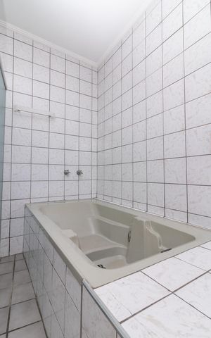 Casa à venda com 330m², 4 quartos e 5 vagasBanheiro da Suíte 3