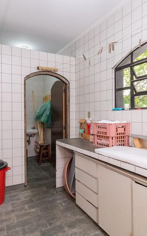 Casa à venda com 330m², 4 quartos e 5 vagasÁrea de Serviço
