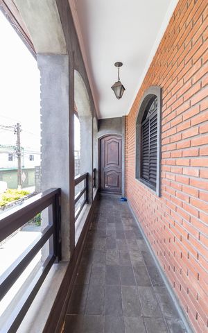 Casa à venda com 330m², 4 quartos e 5 vagasCorredor