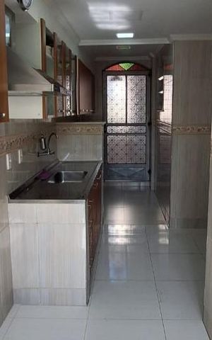 Casa para alugar com 100m², 3 quartos e 3 vagasCozinha 