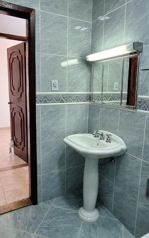 Casa para alugar com 100m², 3 quartos e 3 vagasBanheiro 