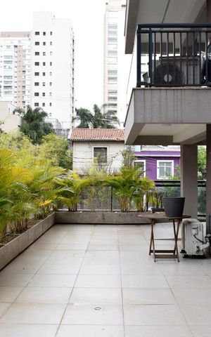 Apartamento para alugar com 266m², 3 quartos e 3 vagasVaranda