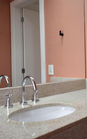Apartamento para alugar com 266m², 3 quartos e 3 vagasBanheiro da Suíte 2