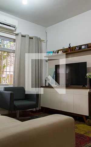 Casa à venda com 65m², 2 quartos e sem vaga