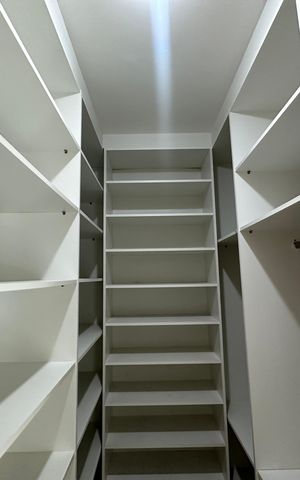 Apartamento à venda com 44m², 2 quartos e 1 vaga Apartamento à venda com 44m², 2 quartos e 1 vagaCloset do Quarto 2