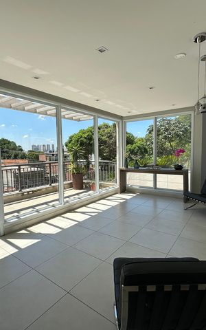Apartamento à venda com 44m², 2 quartos e 1 vaga Apartamento à venda com 44m², 2 quartos e 1 vagaFachada e portaria