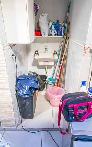 Casa de condomínio à venda com 80m², 3 quartos e 1 vaga Casa de condomínio à venda com 80m², 3 quartos e 1 vagaÁrea de serviço