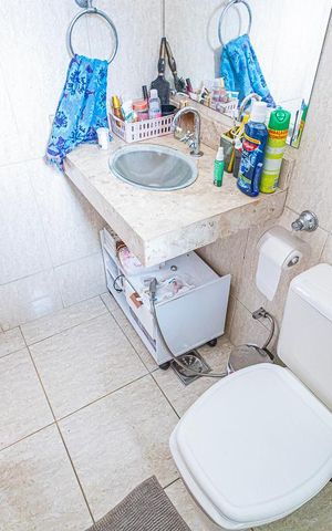 Casa de condomínio à venda com 80m², 3 quartos e 1 vaga Casa de condomínio à venda com 80m², 3 quartos e 1 vagaBanheiro da Suíte