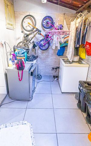 Casa de condomínio à venda com 80m², 3 quartos e 1 vaga Casa de condomínio à venda com 80m², 3 quartos e 1 vagaÁrea de serviço