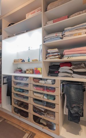 Casa à venda com 170m², 2 quartos e 2 vagas Casa à venda com 170m², 2 quartos e 2 vagasSuíte 1 Closet